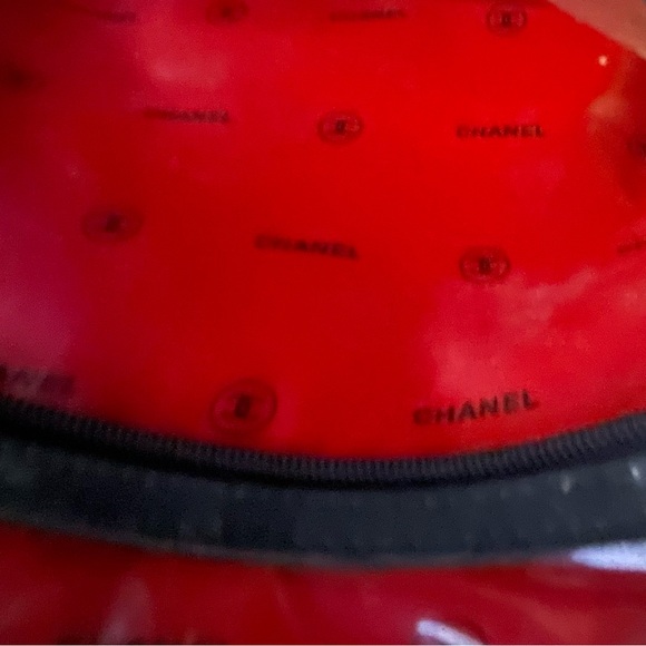 Red and black Chanel cosmetic bag. In excellent used condition w no noted flaws. - Picture 4 of 7